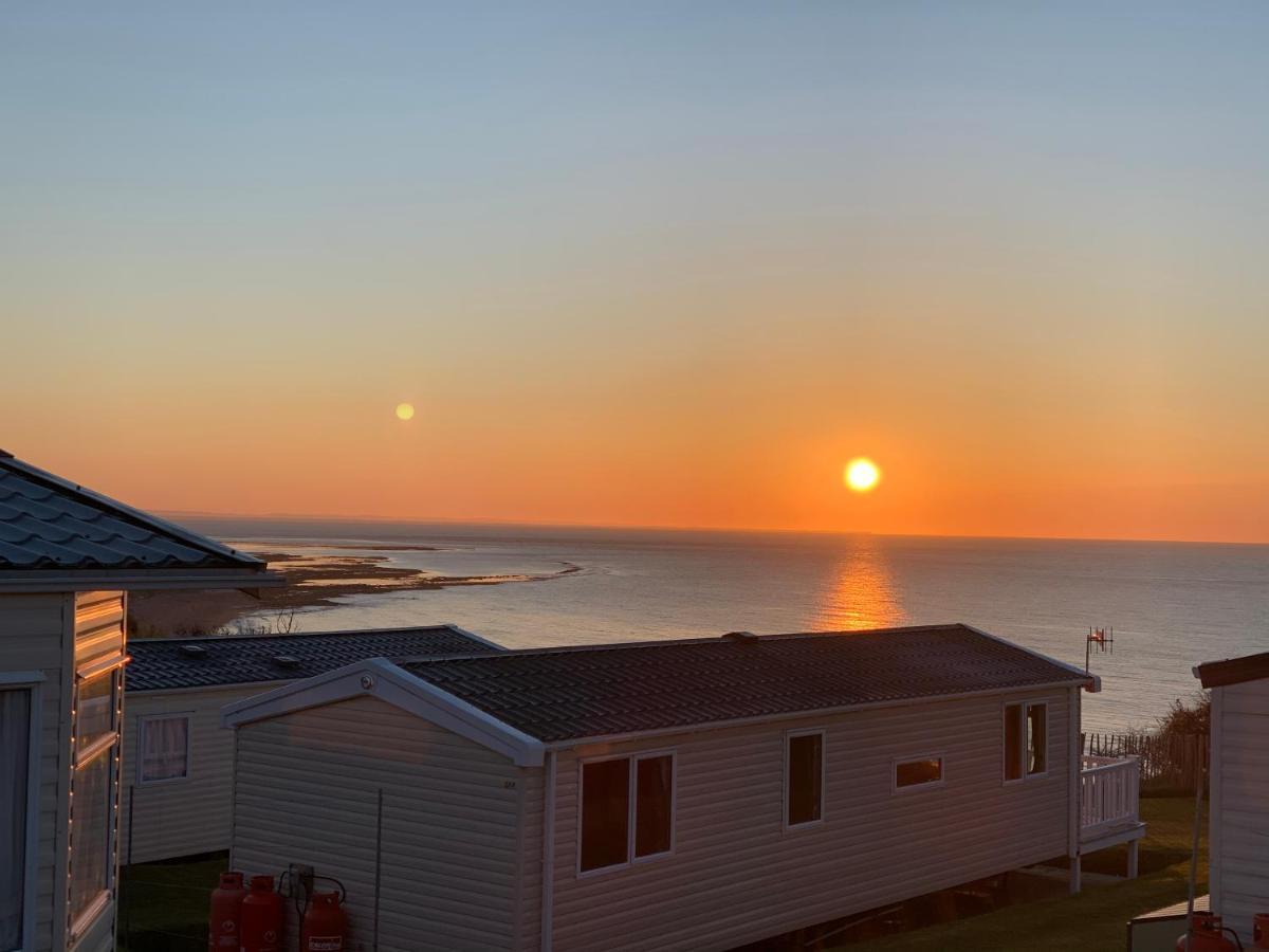 Bliss Beach Lodge Breath Taking Views Bembridge Exterior photo