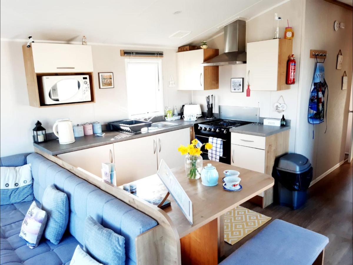 Bliss Beach Lodge Breath Taking Views Bembridge Exterior photo
